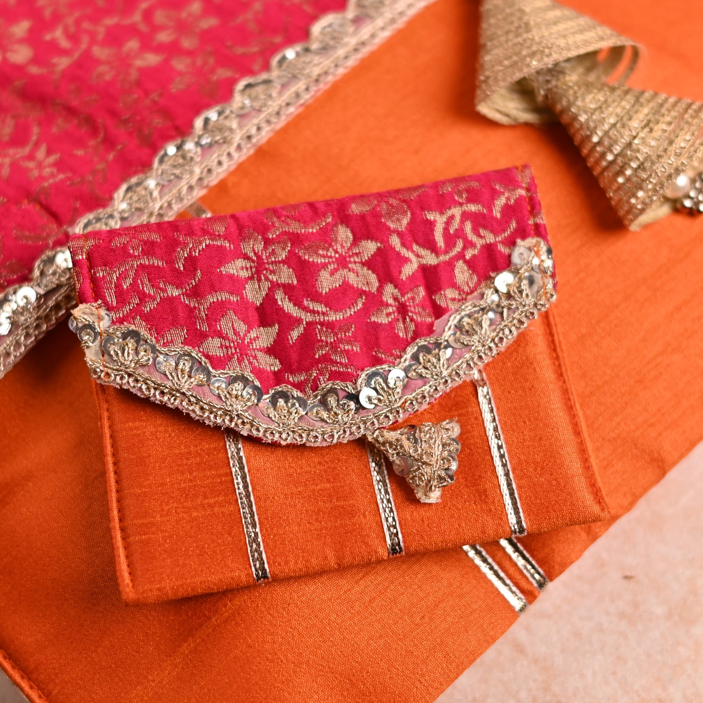 Gulnar Collection - 5-Piece Set: Saree Cover, Favor Potlis, Jewelry Organizer with Detachable Pouches, Coin Pouch, Money Envelope