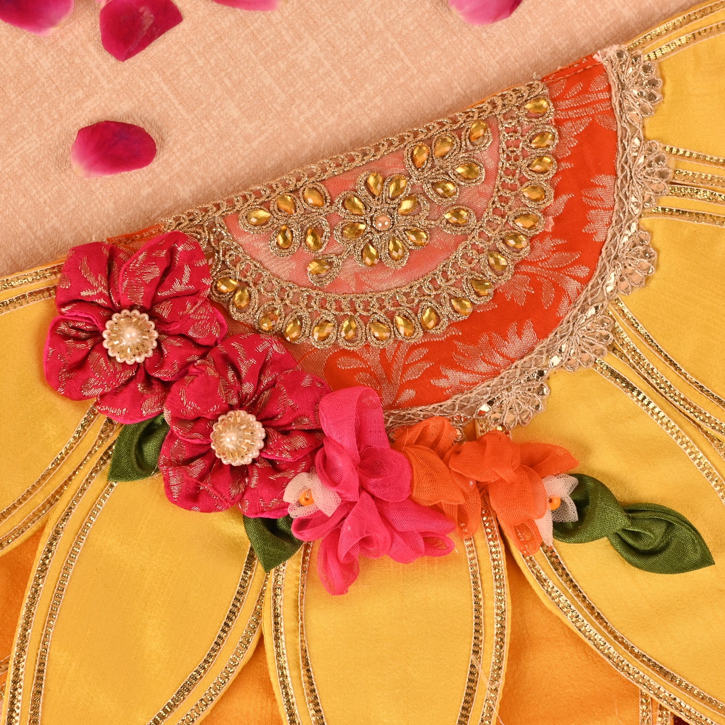 Banaavat Essence Handcrafted Sunflower Rangoli – Half Sunflower Centerpiece & Diyas (19" Semi-Circle)