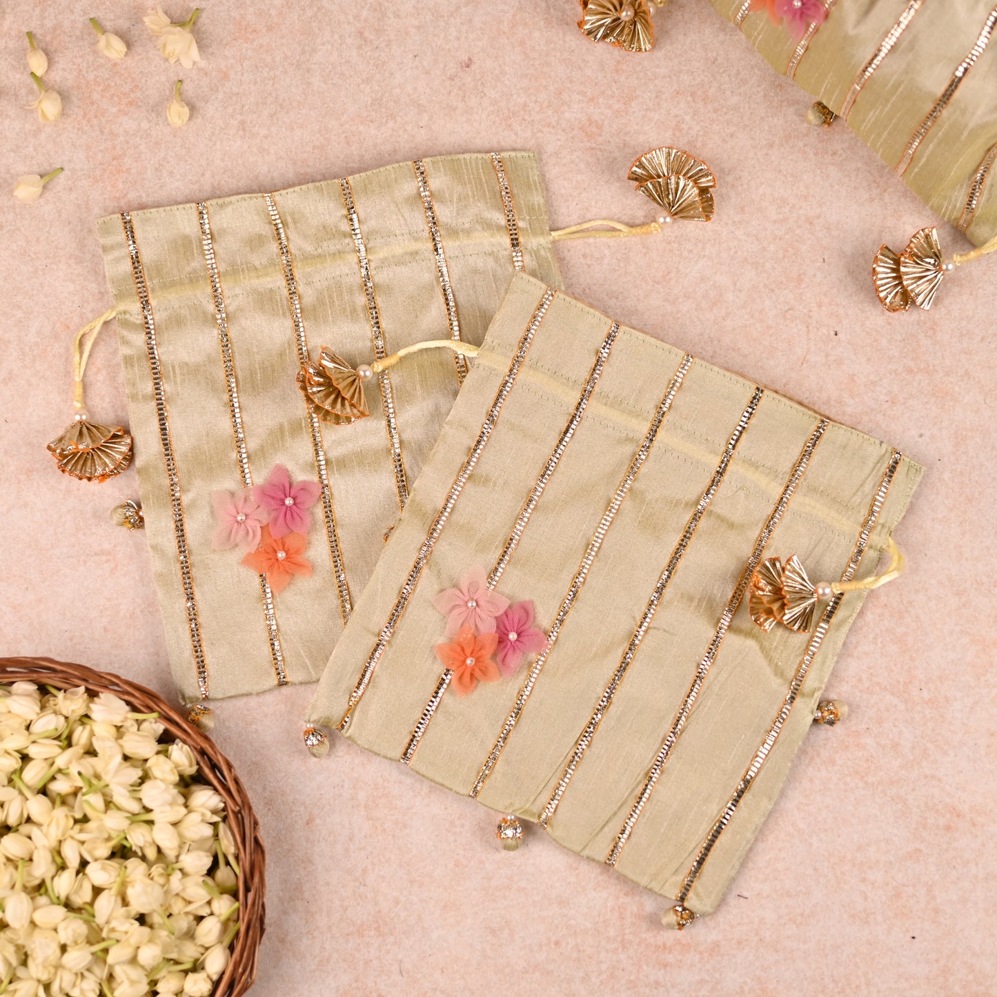 Saanjh Collection - 5-Piece Set: Saree Cover, Favor Potlis, Jewelry Organizer with Detachable Pouches, Coin Pouch, Money Envelope in Pastel Pista Green