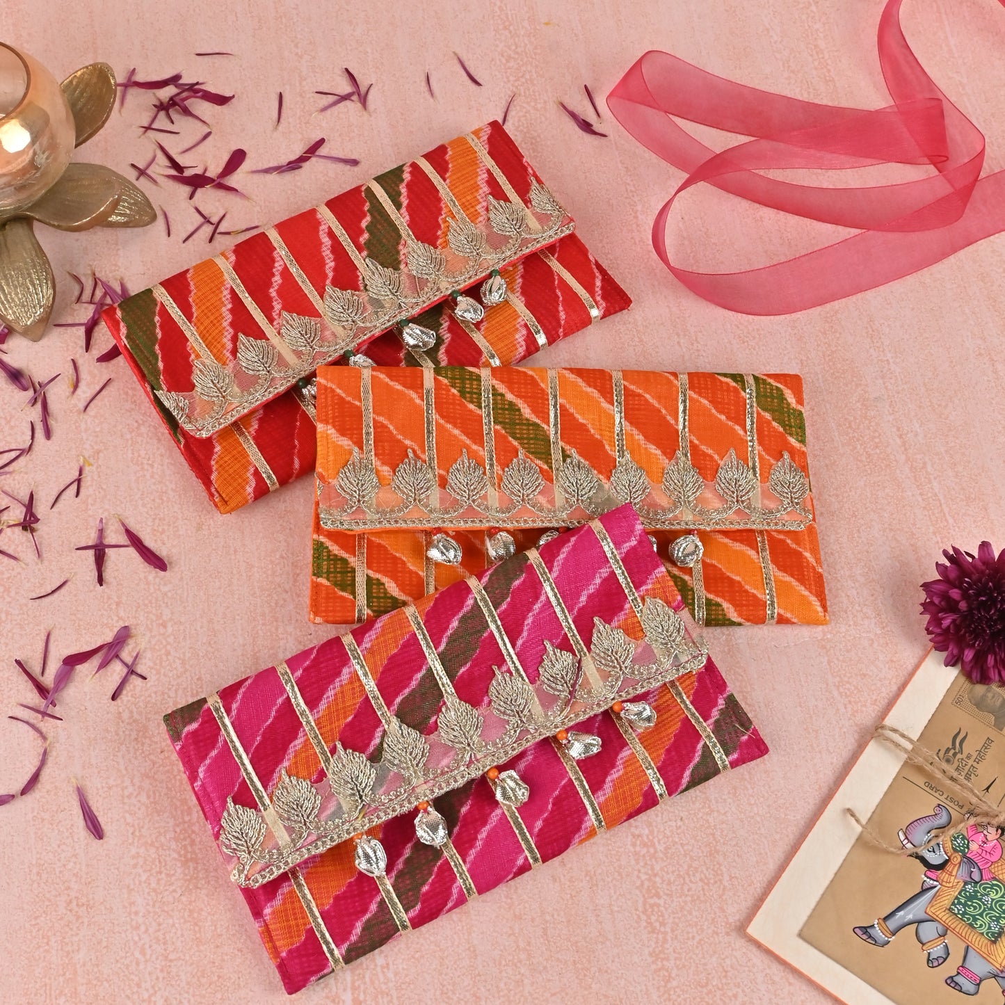 Banaavat Essence Gota Lehriya Envelope – Foam Padded (7.5"x4.5")